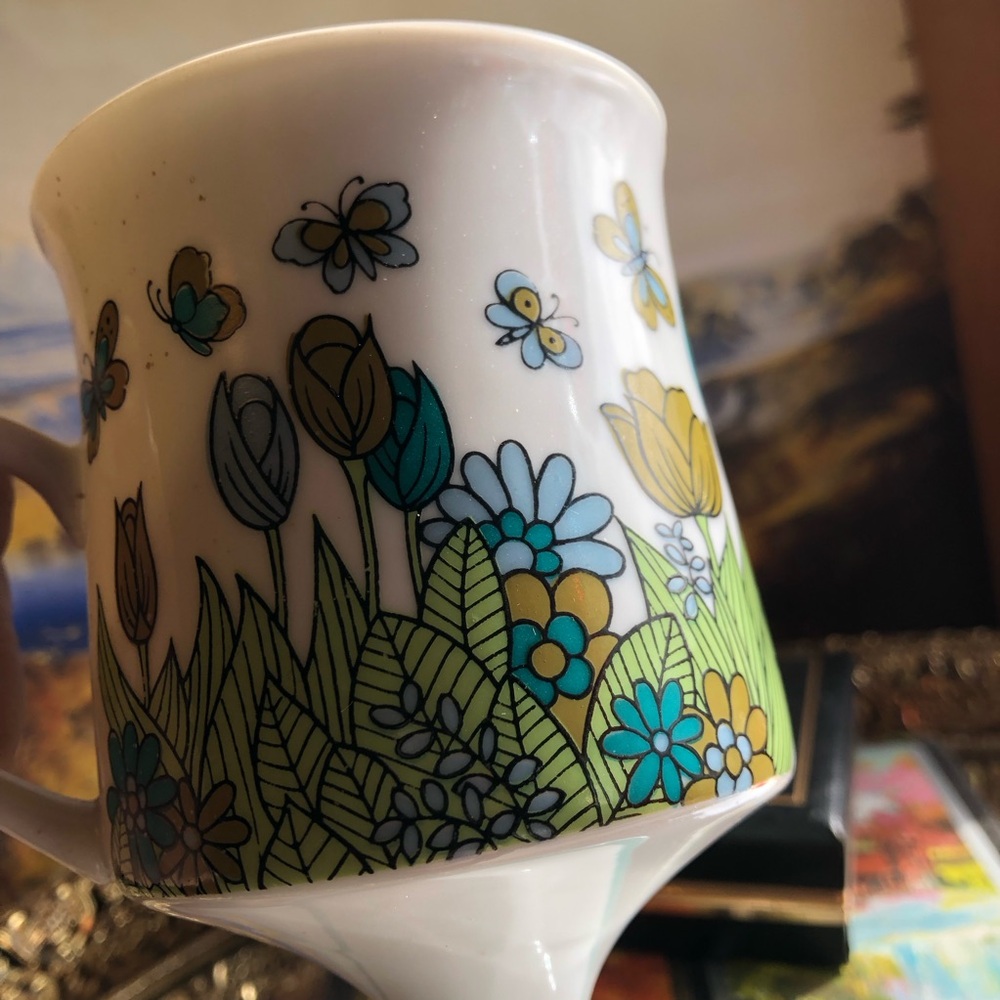 ☕️VINTAGE Arnart Smug Mug “Spring Garden” Floral Butterfly Ceramic Mug ☕️
